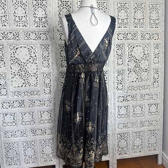 Signature by Robbie Bee Black & Gold Satin Babydoll Faux Wrap V Neck Dress - Picture 8 of 9